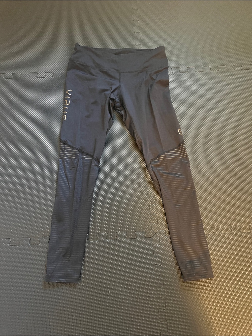VIRUS Compression Leggings Black Gold Size Medium